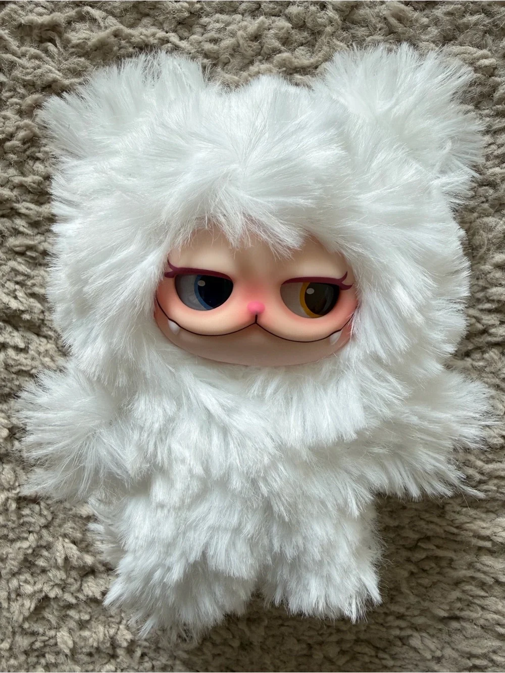 Cute GISMOW Kyussu Neko plush doll in white